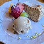 ベジバル チバットリア - 紅茶のチーズケーキ＆カプチーノアイス＆季節の果物✨