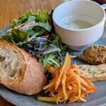 ベジバル チバットリア - サラダプレート✨