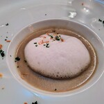 デ アドミラル - 新牛蒡のクリームスープ カプチーノ仕立て