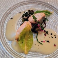 デ アドミラル - 長崎県産サワラのポアレ 山菜とプールブランソース