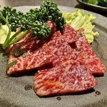 杏樹亭 岸根店 - 二皿目の「上ロースタレ（税抜￥1,780）」