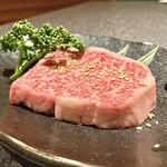 杏樹亭 岸根店 - 「本日の特撰厚切り焼（税込￥1,980）」リブロースです…