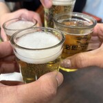 阿隆亀山島現撈海産 - まずは冷蔵庫から勝手に取り出したビールで乾杯♪