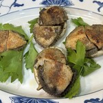 阿隆亀山島現撈海産 - 炒めたとこぶしだと思うけど食感が柔らかくて不思議