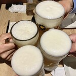 すし酒場 魚あるき - 「生ビールジョッキ（税込￥680）×4」でカンパーイ♪の一回目…