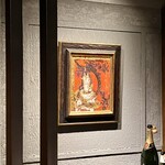 串揚げ･大阪料理 キュイジーヌ･ド･オオサカ - 福岡在住の中国人アーティスト江源氏の絵が飾られています