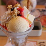 ジョイフルジュニア - バニラヨーグルトパフェ