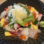 うめだ商店 - バラチラシ丼（拡大写真）