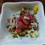 鶴亀 - マグロ納豆 420円(税込)(2025年3月15日撮影)