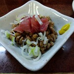 鶴亀 - マグロ納豆 420円(税込)(2025年3月15日撮影)