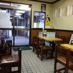 鶴亀 - 店内(2025年3月15日撮影)