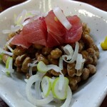 鶴亀 - マグロ納豆 420円(税込)(2025年3月15日撮影)