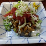 鶴亀 - マグロ納豆 420円(税込)(2025年1月25日撮影)