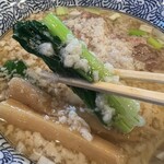 中華そば タンポポ - 背脂まみれ青菜