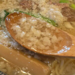 中華そば タンポポ - 背脂たっぷりスープ