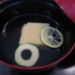 やさい料理 つむぎや - お椀：トウモロコシ豆腐