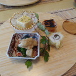 右上のイチジク田楽がうまい。ハモもいい感じ