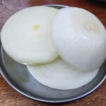大衆酒場 若林 - 玉ねぎ 250円