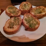 バー・タイム - ガーリックトースト