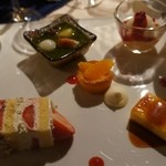 ザ・カワブン・ナゴヤ - デザート盛り合わせ。