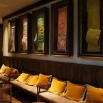 ザ・カワブン・ナゴヤ - とても綺麗な内装ですね。こちらは待合室。