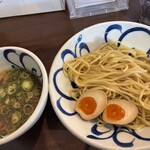 麺鮮醤油房 周月 - つけ麺あじ玉乗せ