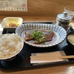 梅山鉄平食堂 - 