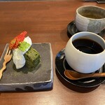 WABISUKE - プチデザート
      ・抹茶と小豆のケーキとコーヒー　（2025年3月22日撮影）