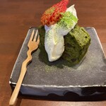 WABISUKE - プチデザート
      ・抹茶と小豆のケーキ　（2025年3月22日撮影）