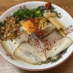 中華そば屋 かまぼこ - まぜそば (追い飯付き)