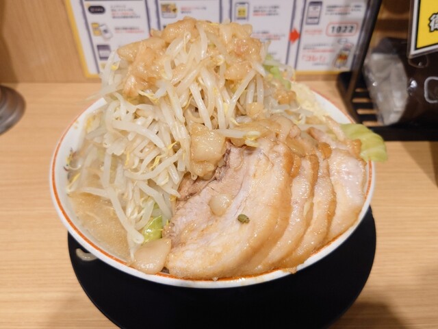 大阪二郎様 豚山 十三東口店 - 十三/ラーメン | 食べログ