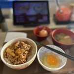 すき家 - 料理写真:牛丼ミニとたまごセット@580円