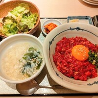 牛刺しと焼肉 仔虎 クリスロード店 - 
