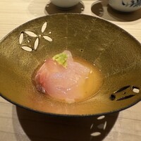 鮨 由う - 