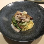 アカトゥーイ - 