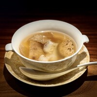 港式料理 鴻禧 - 海参花菇焼洋肚耳（ナマコと白椎茸のスープ）