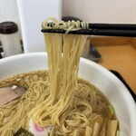 らーめんどんぐり - スープと相性の良い麺。