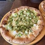 Kitchen TOMCAT - 小柱と空豆のジェノベーゼピザ