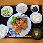 池間食堂 - ジョーズフライ定食（1,500円）ボリュームタップリ！ご飯半分でお願いしましたが、半分て難しいね！との事ww