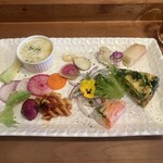 donopan - 大地の恵みパンランチ（¥1,800）※カラフルな大根は、由利本荘産