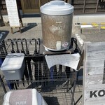 元祖佐賀つけ麺 孤虎 - 外待ち客へのホスピタリティ、半端ない