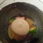 エクアトゥール - 【2014年7月】デザート
      ヴェルベーヌでコンポートした桃と佐渡島いちじくキング、桃の炭酸ムースとグァバソルベ