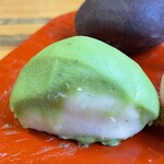 新鶯亭 - 抹茶の断面