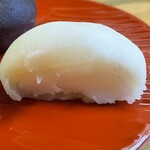 新鶯亭 - 白あんの断面