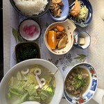 ドライブインみなみ - モツ煮定食