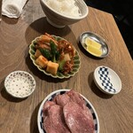 肉ホルモン てつ腕 - 