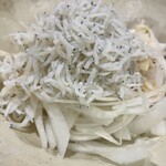 しんのすけ - しらすと新玉ねぎ
