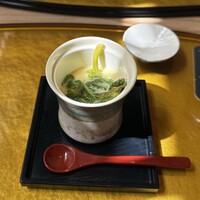 いわ志 本店 - 茶碗蒸しは濃いめのお味。 すは入っていなかったもののかなり硬め。 少々不安な一品目。