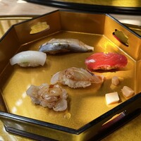 いわ志 本店 - お寿司は5貫ずつ。