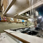 ラーメン荘 歴史を刻め - 【店内】